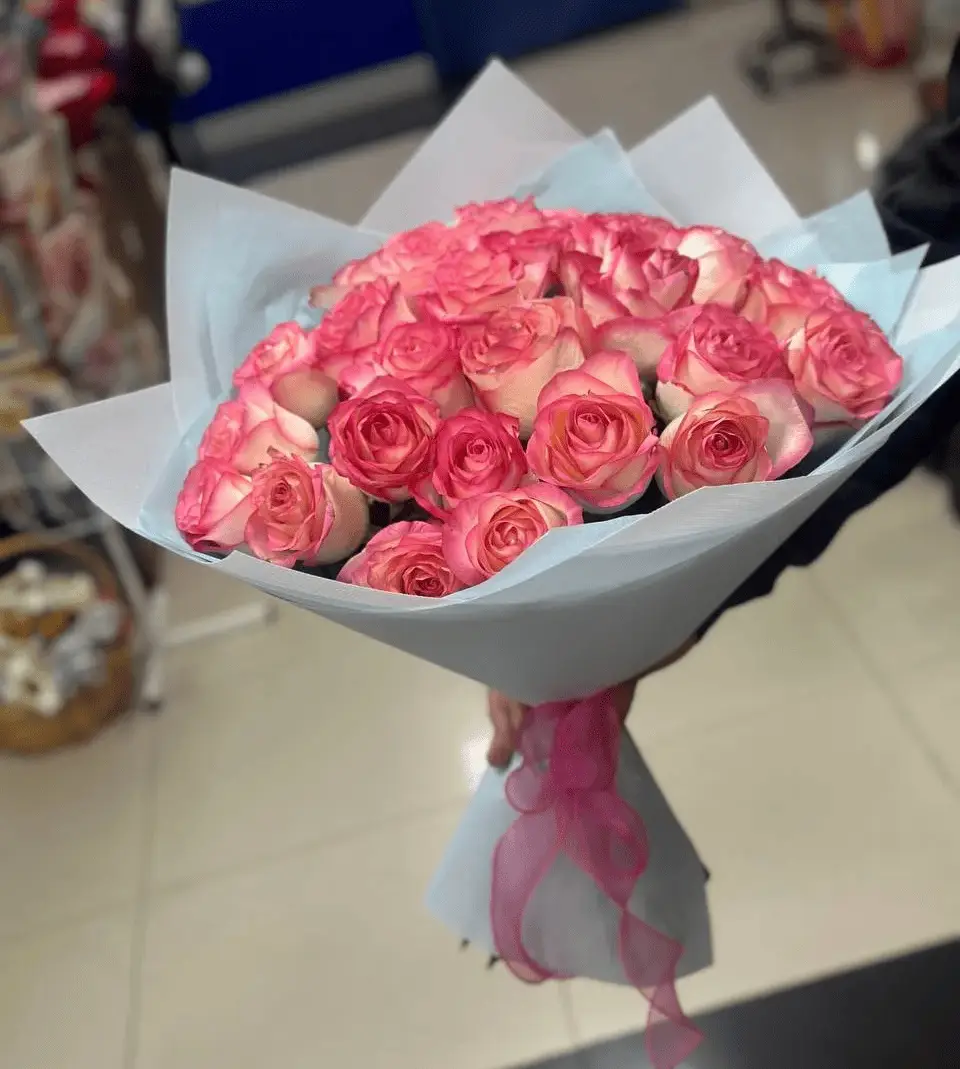 Букет из 25 розовых роз